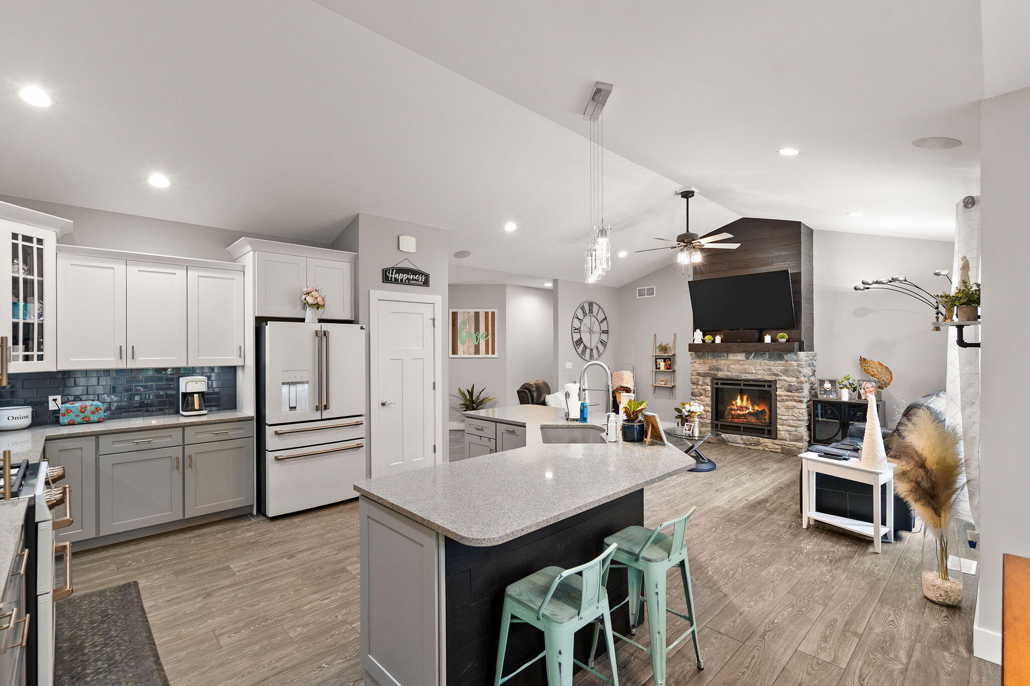 10186 Rustic Drive Demotte, IN 46310 - Photo 13 of 65 2048x1365