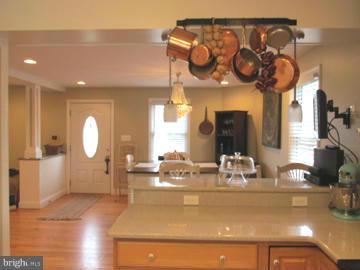 129 Farragut Road Annapolis, MD 21401 - Photo 2 of 30 Kitchen