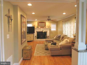 129 Farragut Road Annapolis, MD 21401 - Photo 8 of 30 Family Room