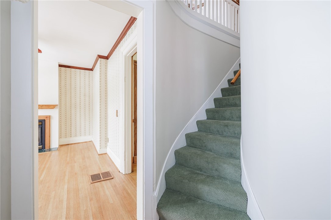 113 Cypress Street Rochester, NY 14620 - Photo 4 of 23