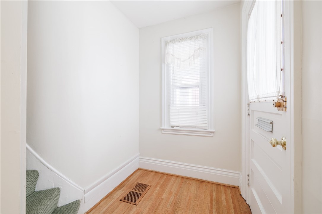 113 Cypress Street Rochester, NY 14620 - Photo 5 of 23