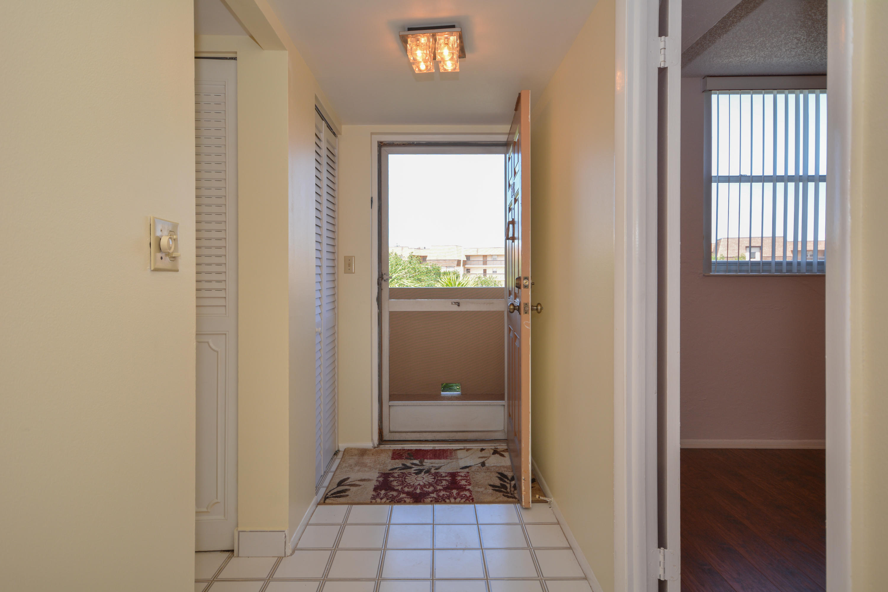 5301 Northwest 2nd Avenue, Unit 408 Boca Raton, FL 33487 - Photo 17 of 27 foyer