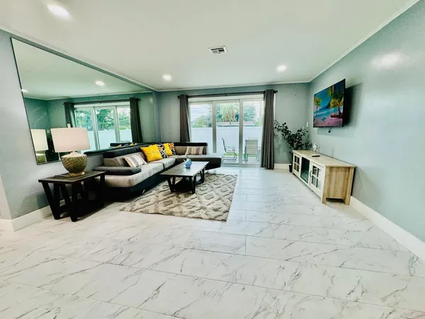 $4,400 | Undisclosed Address, Dania Beach, FL 33004