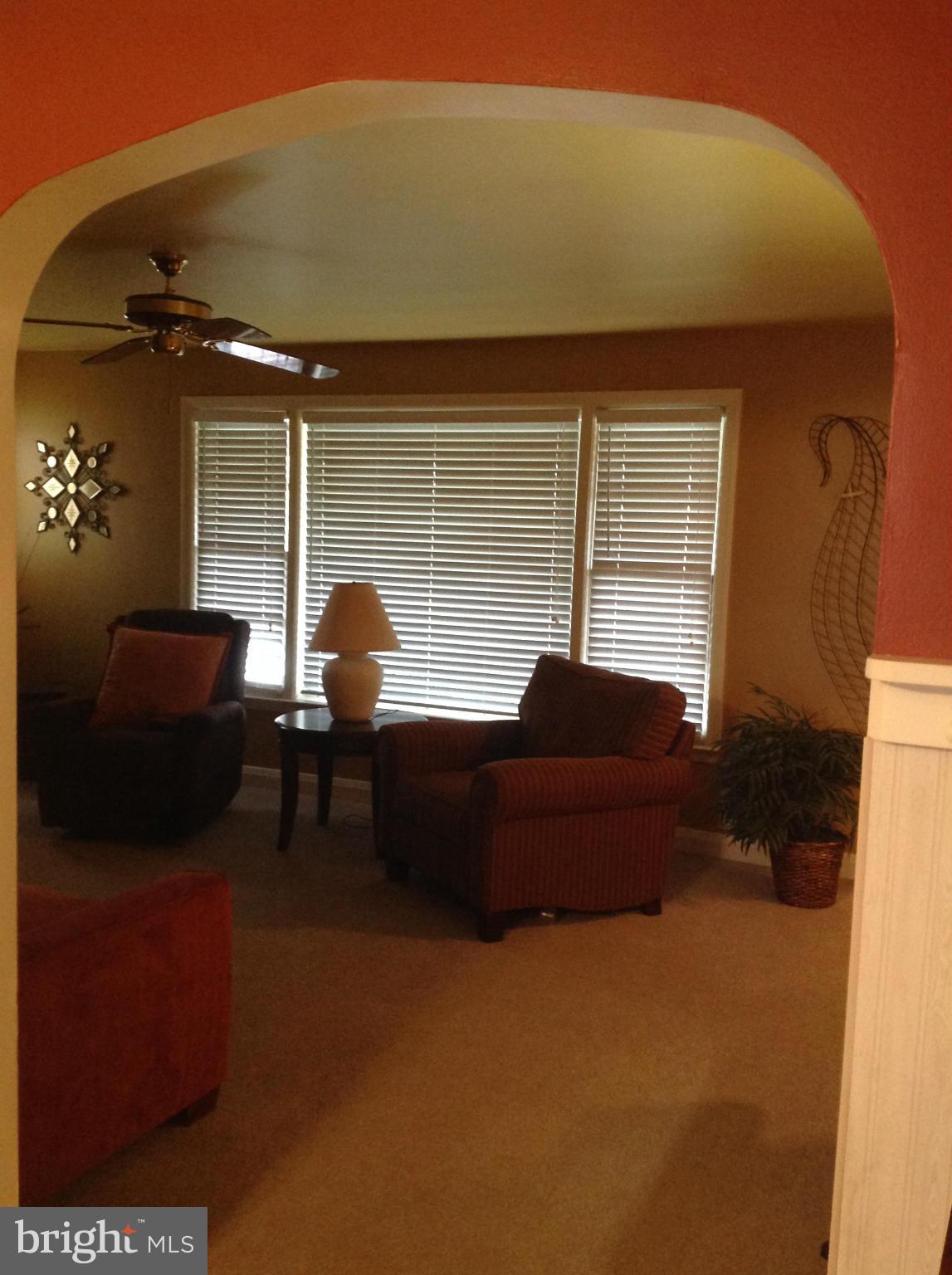 901 Wanda Road Linthicum Heights, MD 21090 - Photo 5 of 30 Living Room