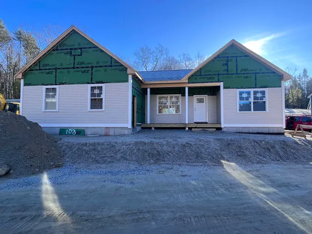 $724,900 | 103 Seaverns Bridge Road, Merrimack, NH 03054