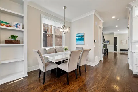 $1,850,000 | 1646 West Carmen Avenue, Chicago, IL 60640