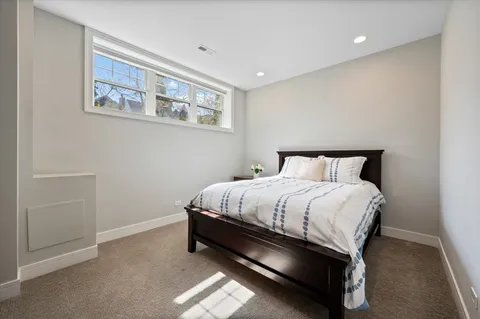 $1,850,000 | 1646 West Carmen Avenue, Chicago, IL 60640