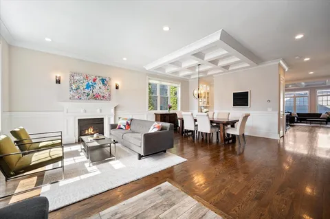 $1,850,000 | 1646 West Carmen Avenue, Chicago, IL 60640