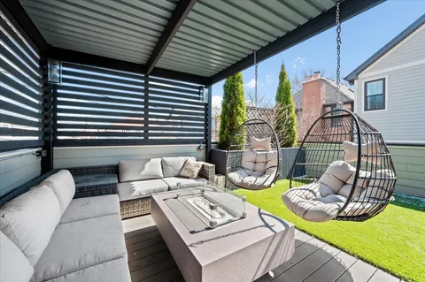 $1,850,000 | 1646 West Carmen Avenue, Chicago, IL 60640
