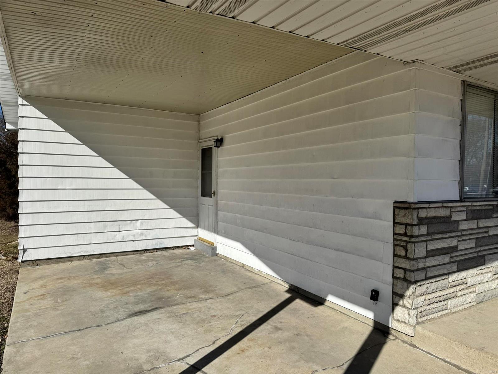 6711 Howdershell Road Hazelwood, MO 63042 - Photo 3 of 37 Gallery Image 3