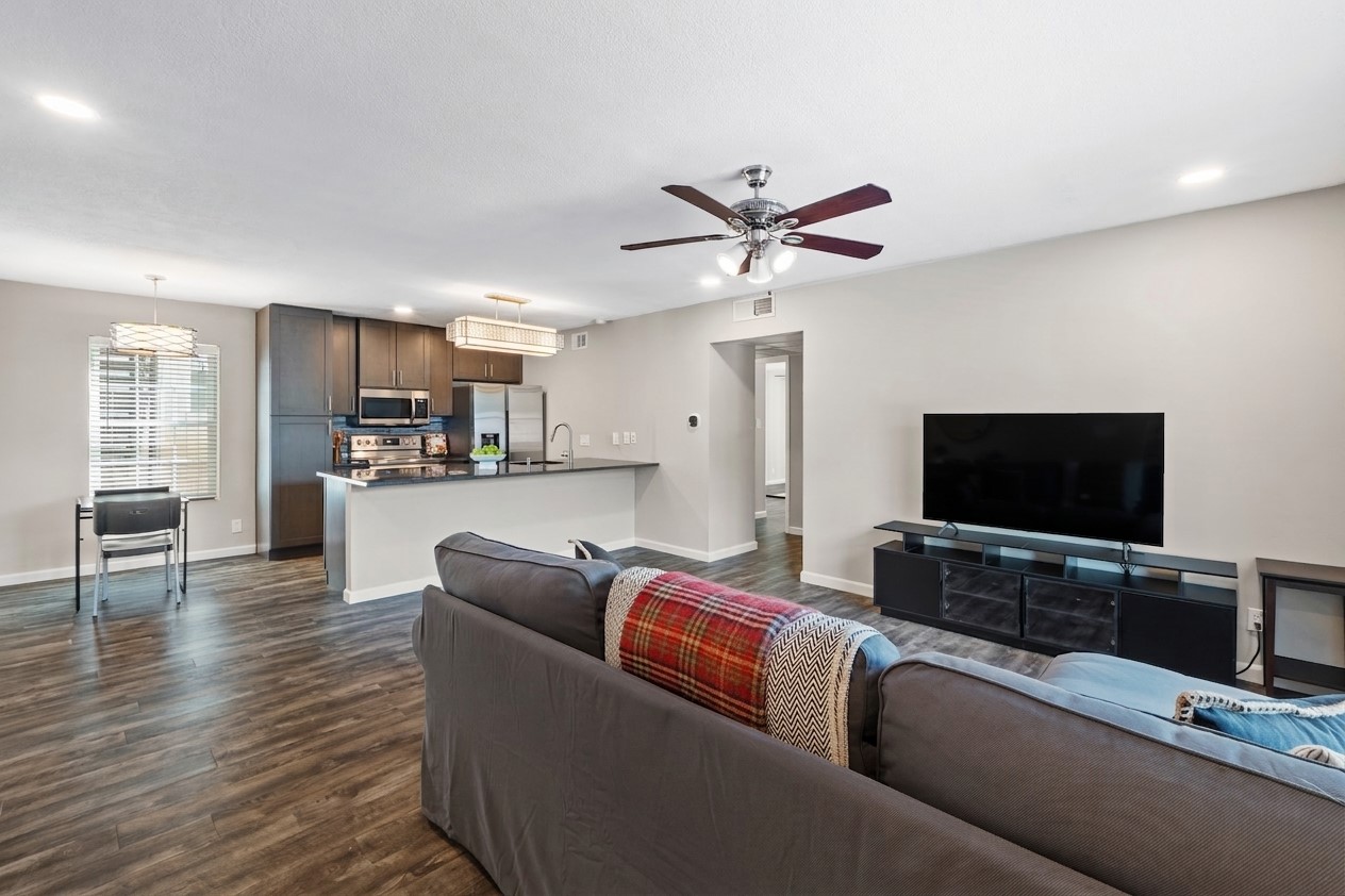910 Duncan Lane, Unit 1 Austin, TX 78705 - Photo 3 of 28