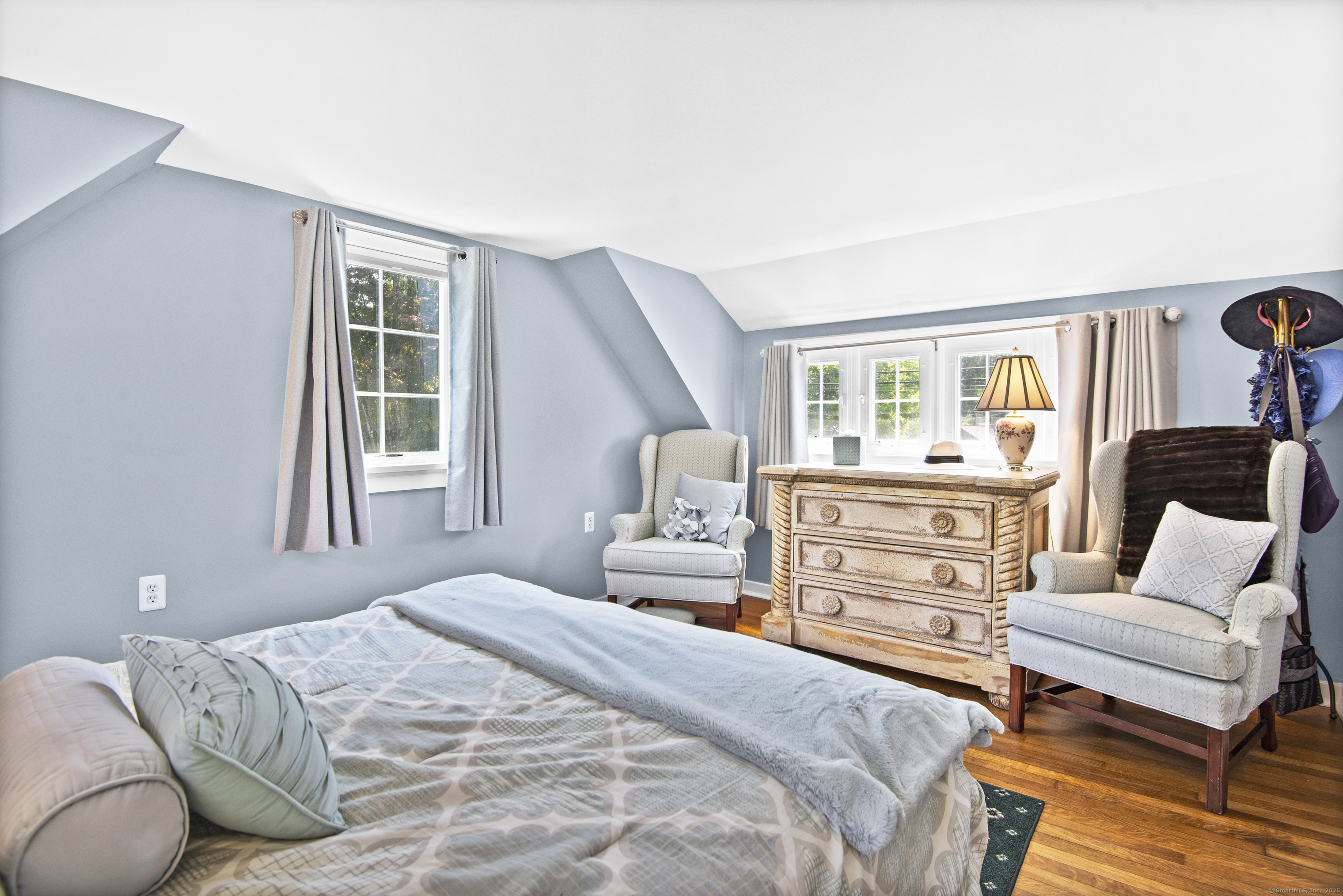 13 Maple Avenue Essex, CT 06426 - Photo 26 of 31 a bedroom with a bed and a couch