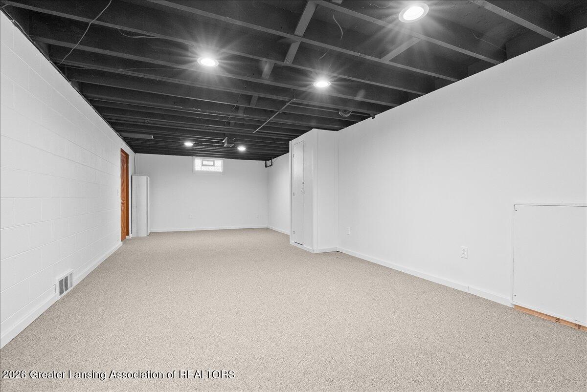 2104 Edwin Place Lansing, MI 48911 - Photo 21 of 31 33-Media Jett -20