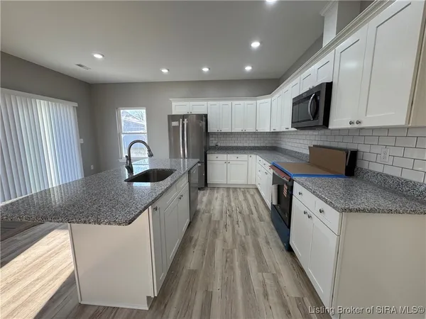 $2,110 | 2022 Greentree Boulevard, Clarksville, IN 47129