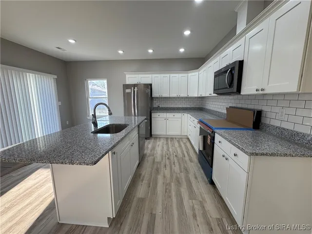 $2,110 | 2022 Greentree Boulevard, Clarksville, IN 47129