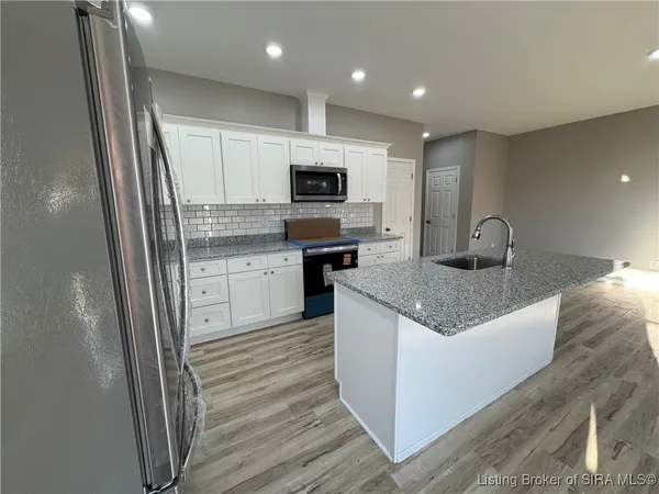 $2,110 | 2022 Greentree Boulevard, Clarksville, IN 47129