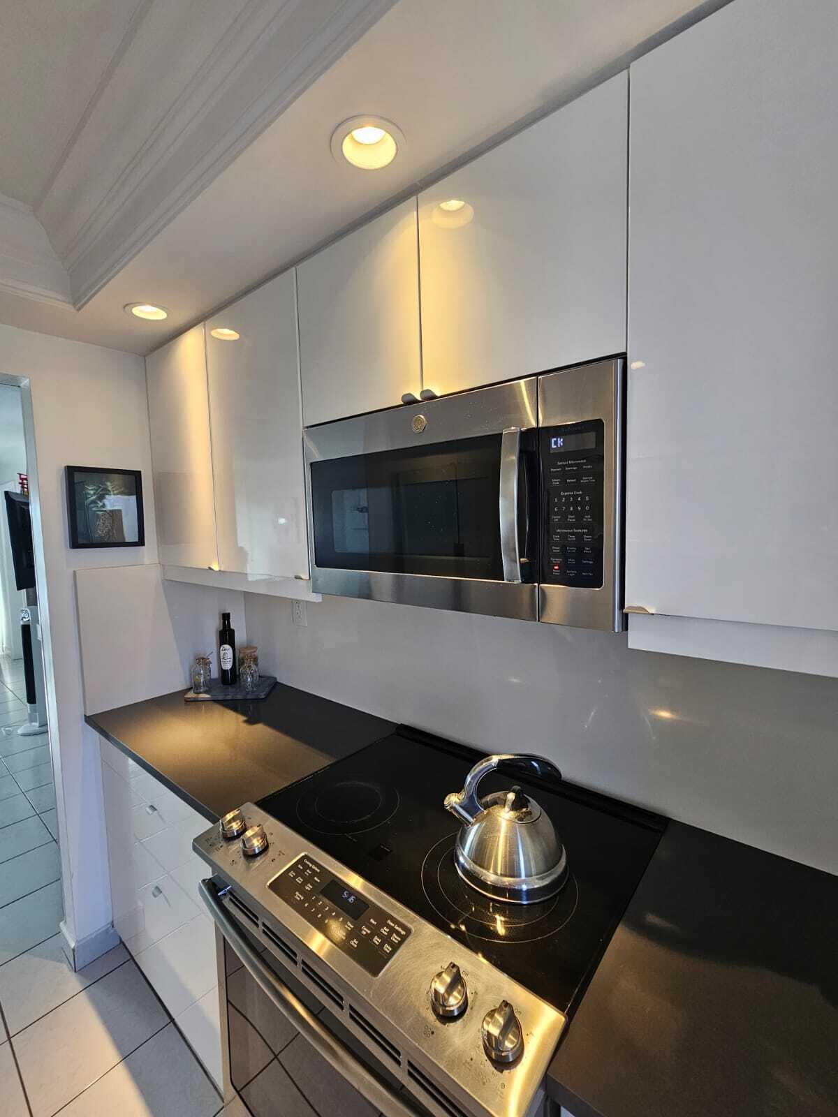 505 North Riverside Drive, Unit 12A Pompano Beach, FL 33062 - Photo 8 of 14 Kitchen