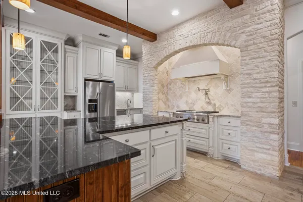 $945,000 | 105 Livingston Drive, Madison, MS 39110