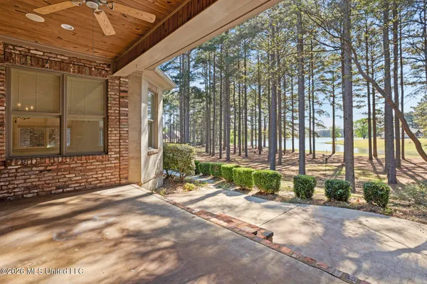 $945,000 | 105 Livingston Drive, Madison, MS 39110