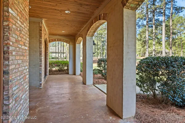 $945,000 | 105 Livingston Drive, Madison, MS 39110