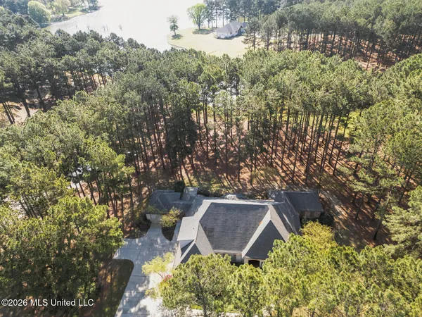 $945,000 | 105 Livingston Drive, Madison, MS 39110