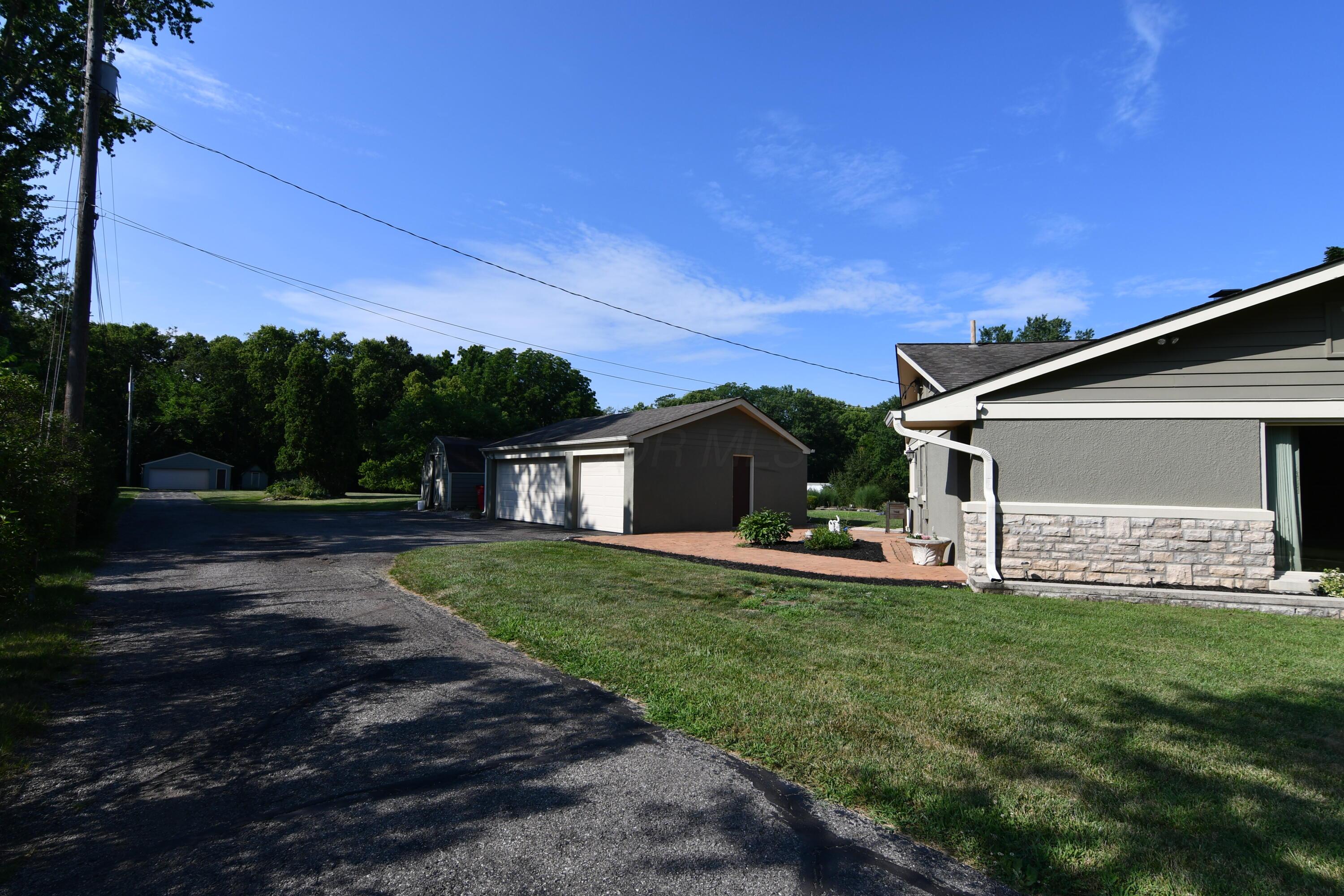 4360 Dublin Road Columbus, OH 43221 - Photo 31 of 41 3 Car Garage & Paver Patio