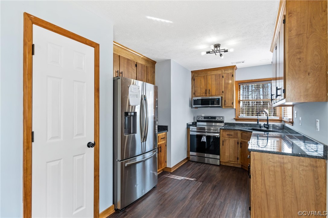 12331 Green Oak Road Providence Forge, VA 23140 - Photo 7 of 27 Gallery Image 7