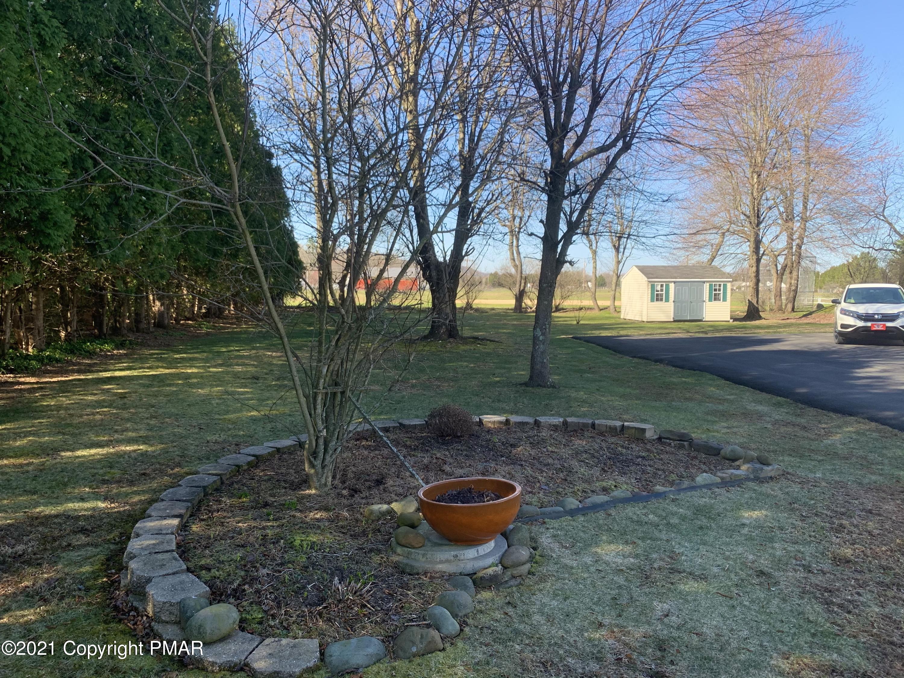 118 Legion Road Gilbert, PA 18331 - Photo 23 of 25 8