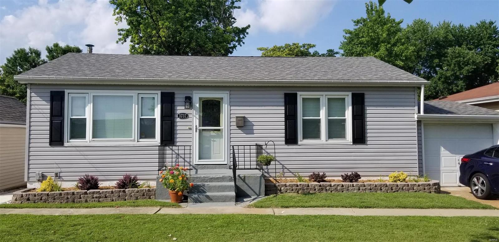 3737 Weber Road St. Louis, MO 63125 - Photo 1 of 19 Gallery Image 1