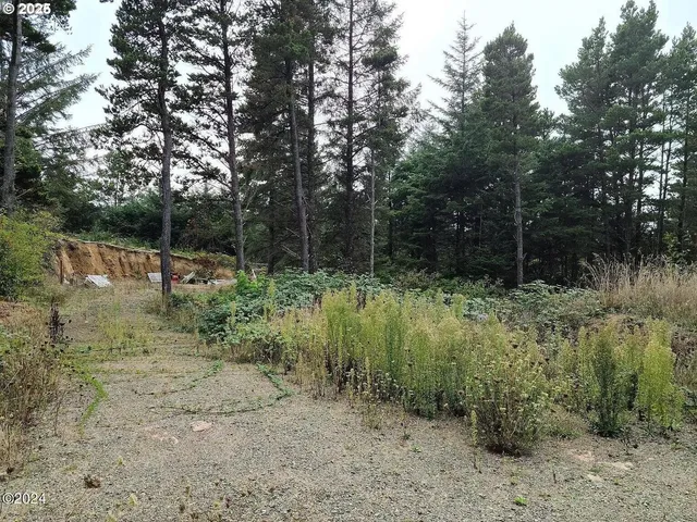 $284,900 | 80 Southeast Bracken Terrace, South Beach, OR 97366