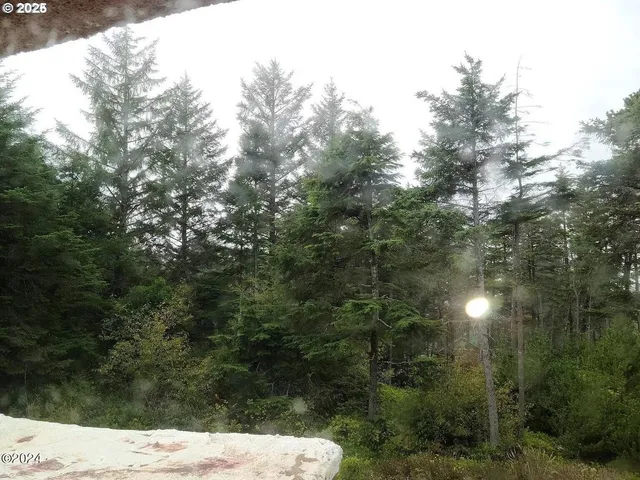 $284,900 | 80 Southeast Bracken Terrace, South Beach, OR 97366