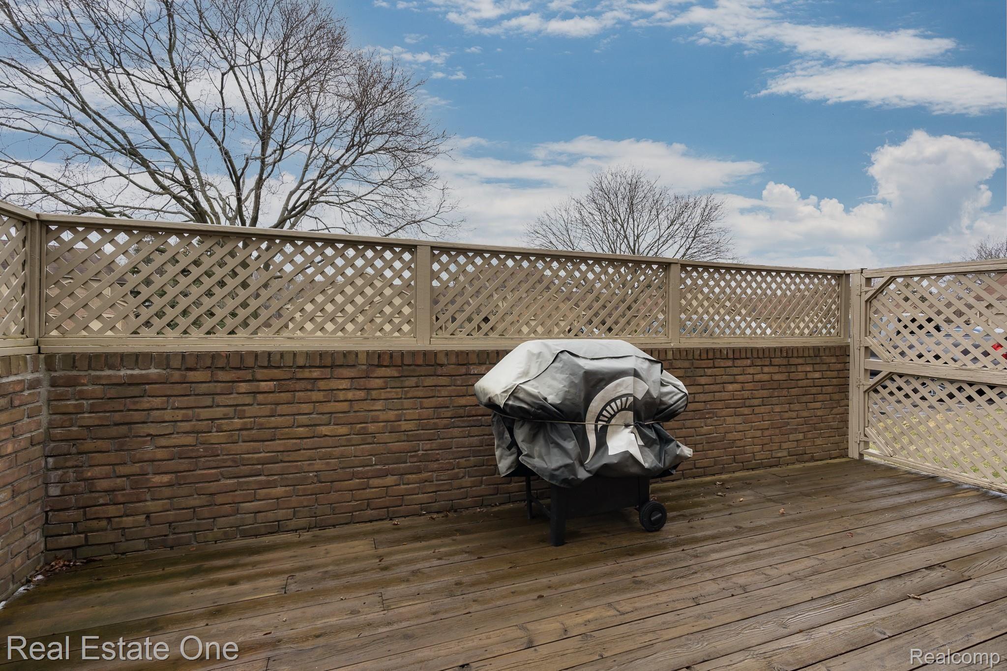 623 Tennyson, Unit 103 Rochester, MI 48307 - Photo 24 of 26 623 Tennyson MLS-W034.jpg