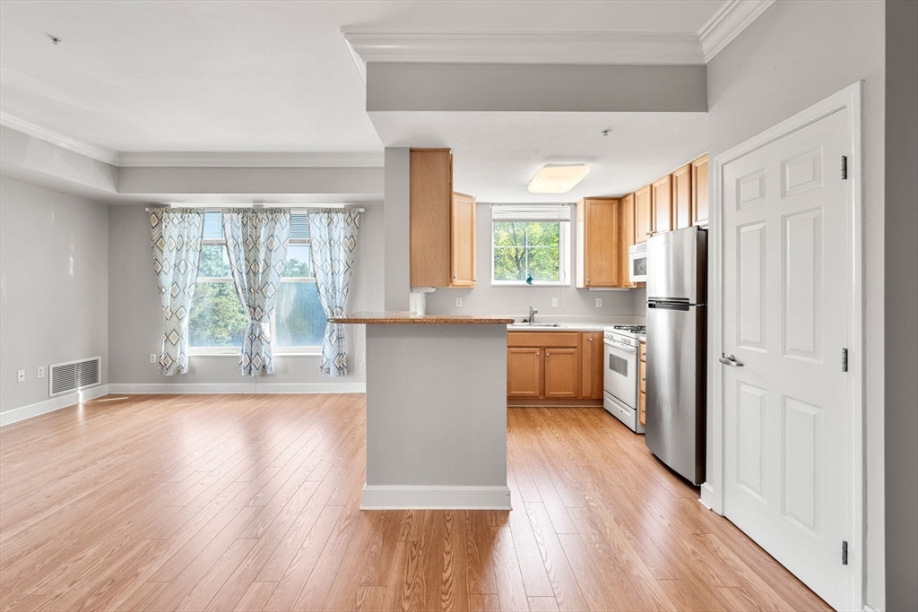 38 Village Road, Unit 202 Middleton, MA 01949 - Photo 7 of 42 Gallery Image 7