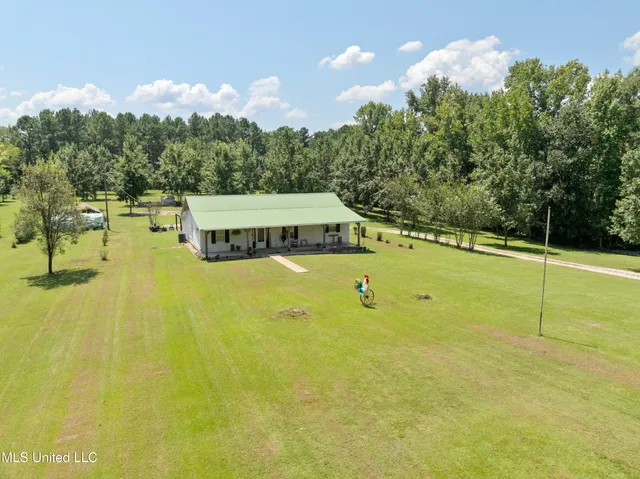 $275,000 | 181 County Road 1830, Pachuta, MS 39347