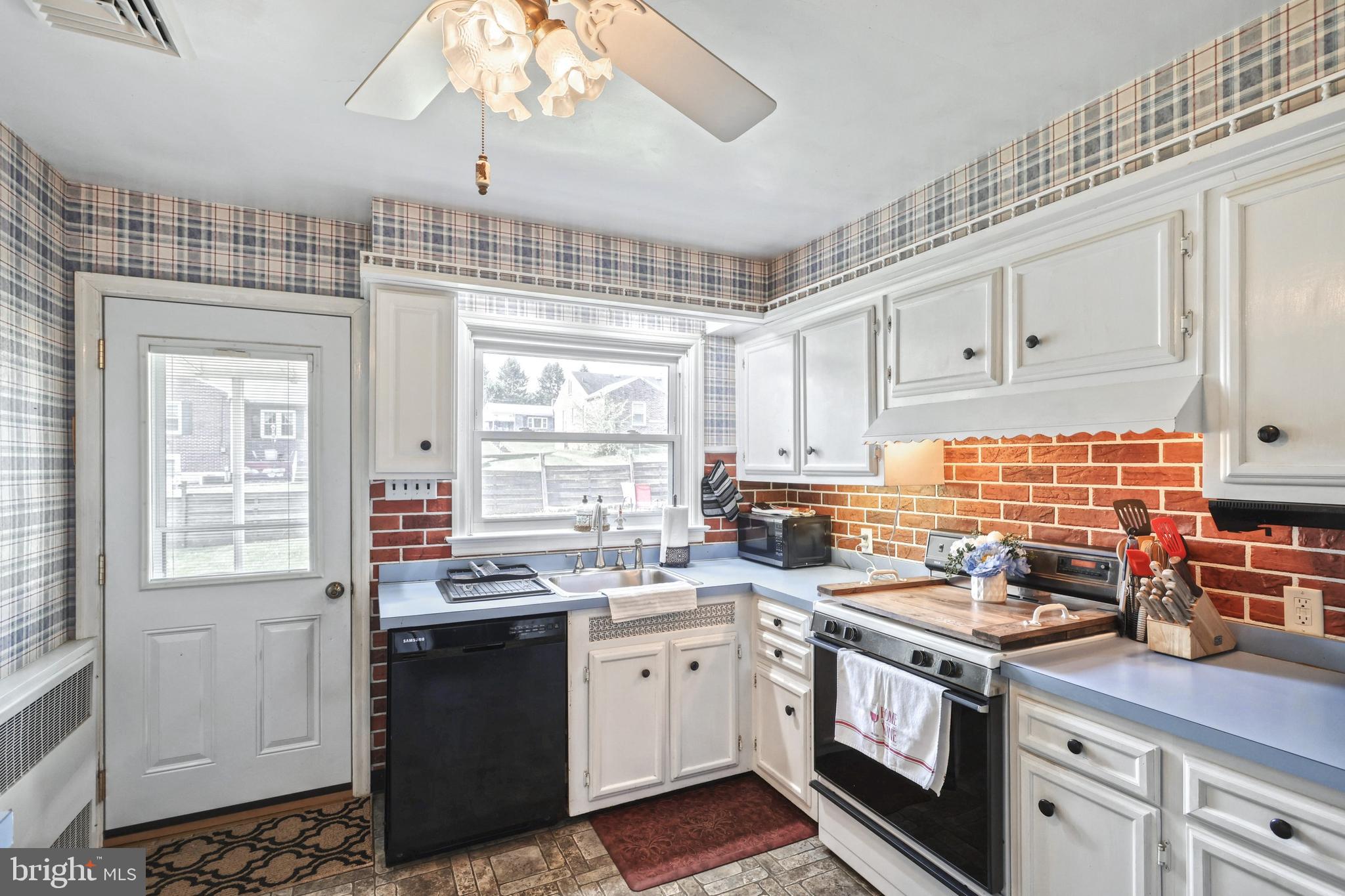 1174 Southern Road York, PA 17403 - Photo 18 of 37 Gallery Image 18