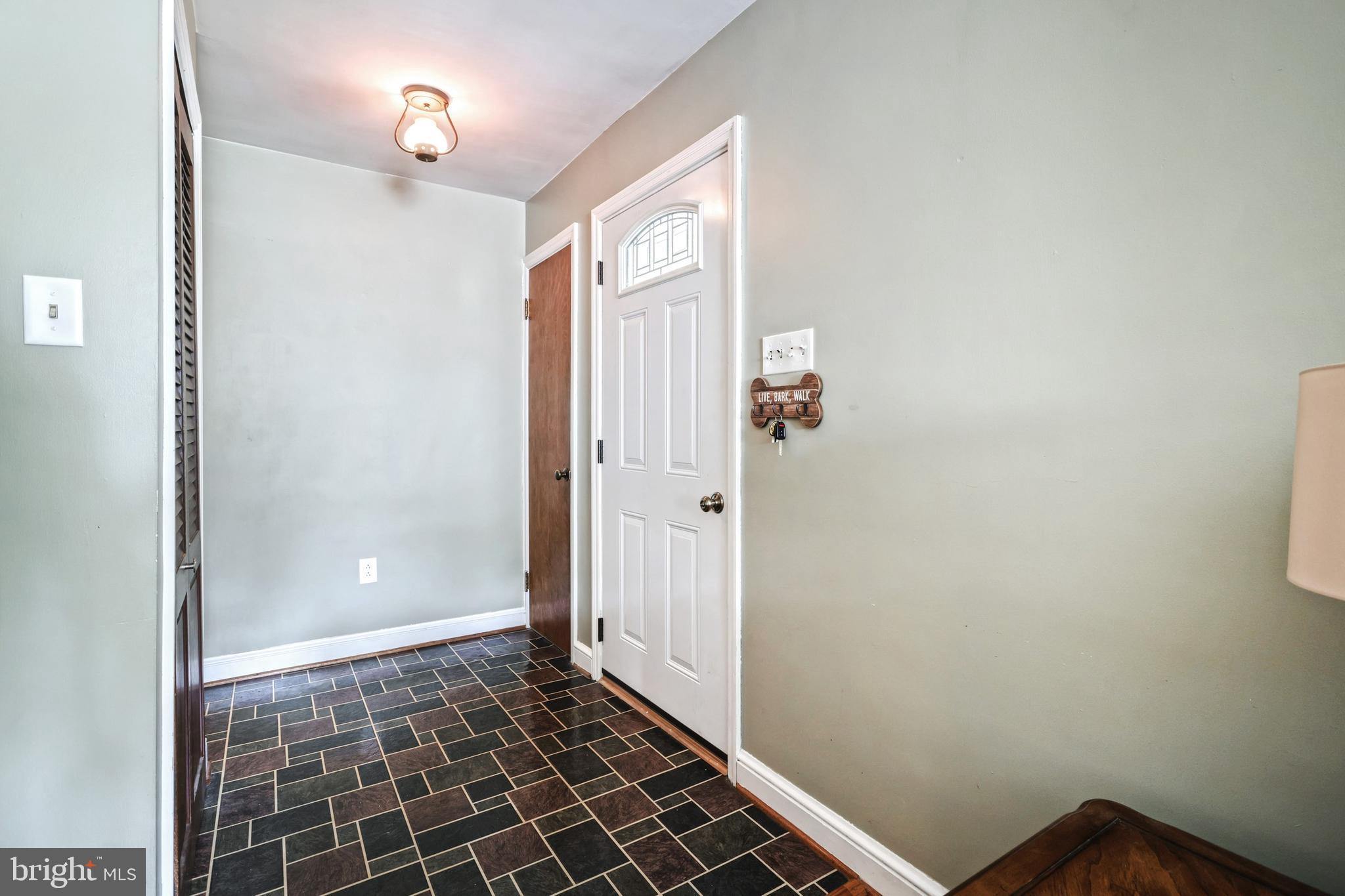 1174 Southern Road York, PA 17403 - Photo 10 of 37 Gallery Image 10