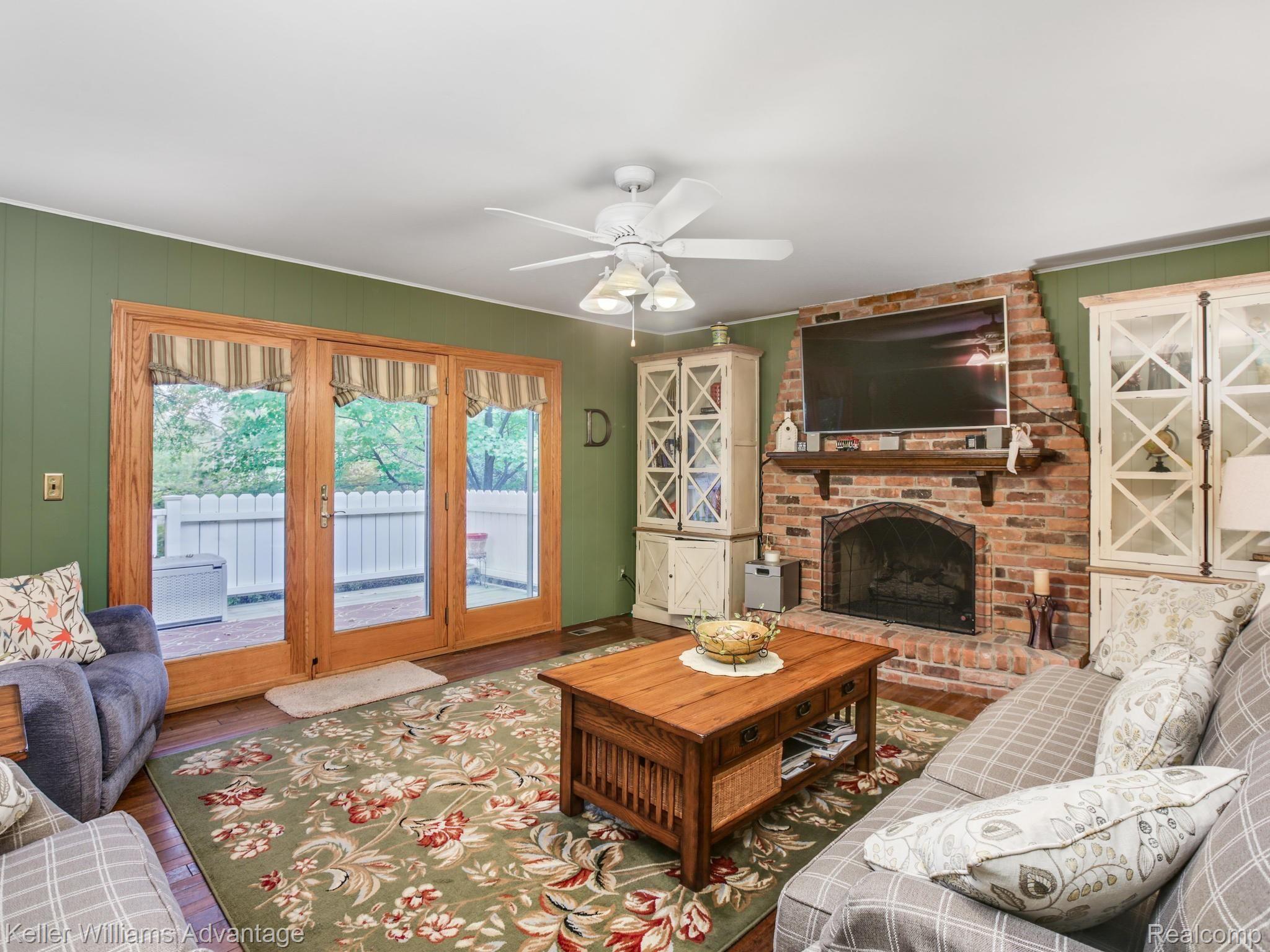17166 Wayne Road Livonia, MI 48152 - Photo 12 of 27 17166 Wayne Rd Livonia MI-038-038-17166 Wayne Rd0038-MLS_Size.jpg