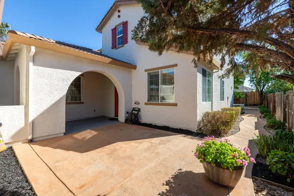 $620,000 | 5706 Tres Piezas Drive, Sacramento, CA 95835