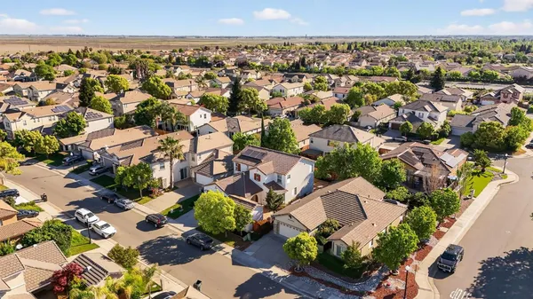 $620,000 | 5706 Tres Piezas Drive, Sacramento, CA 95835