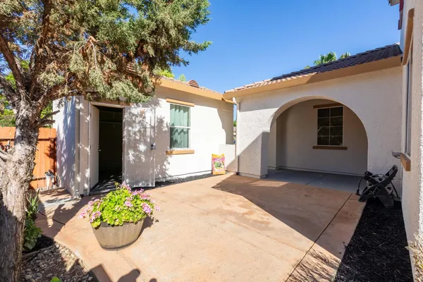 $620,000 | 5706 Tres Piezas Drive, Sacramento, CA 95835