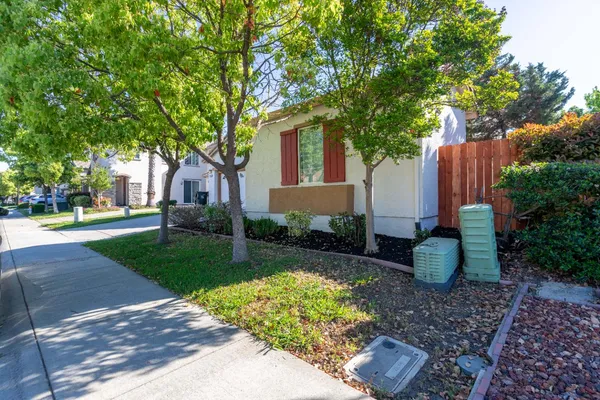 $620,000 | 5706 Tres Piezas Drive, Sacramento, CA 95835
