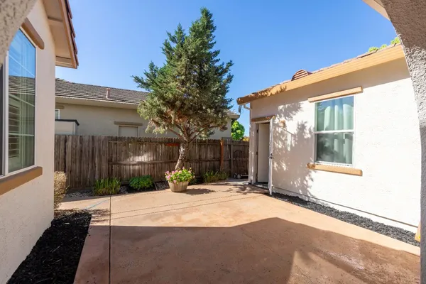 $620,000 | 5706 Tres Piezas Drive, Sacramento, CA 95835