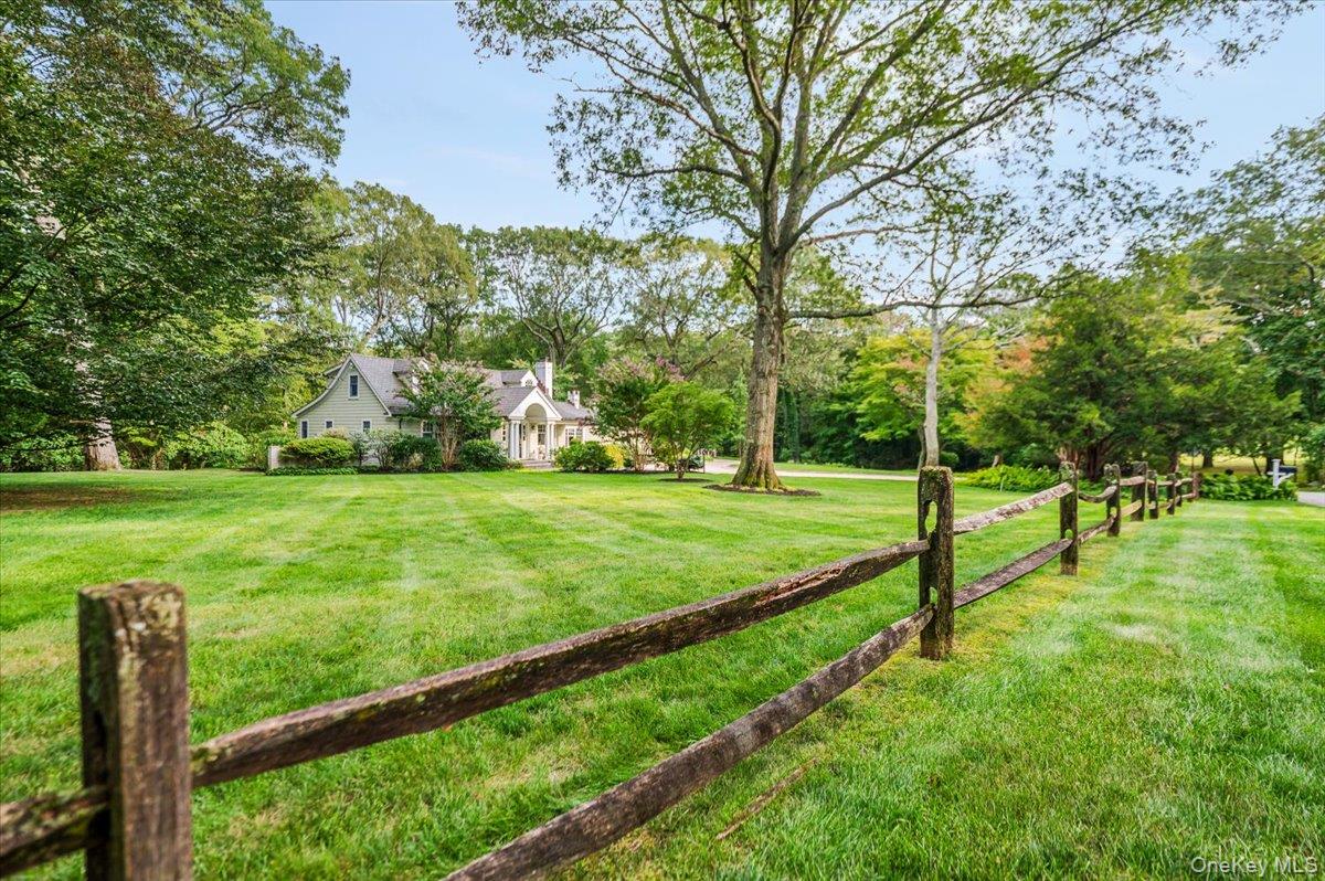 203 Sunset Road Syosset, NY 11791 - Photo 2 of 37