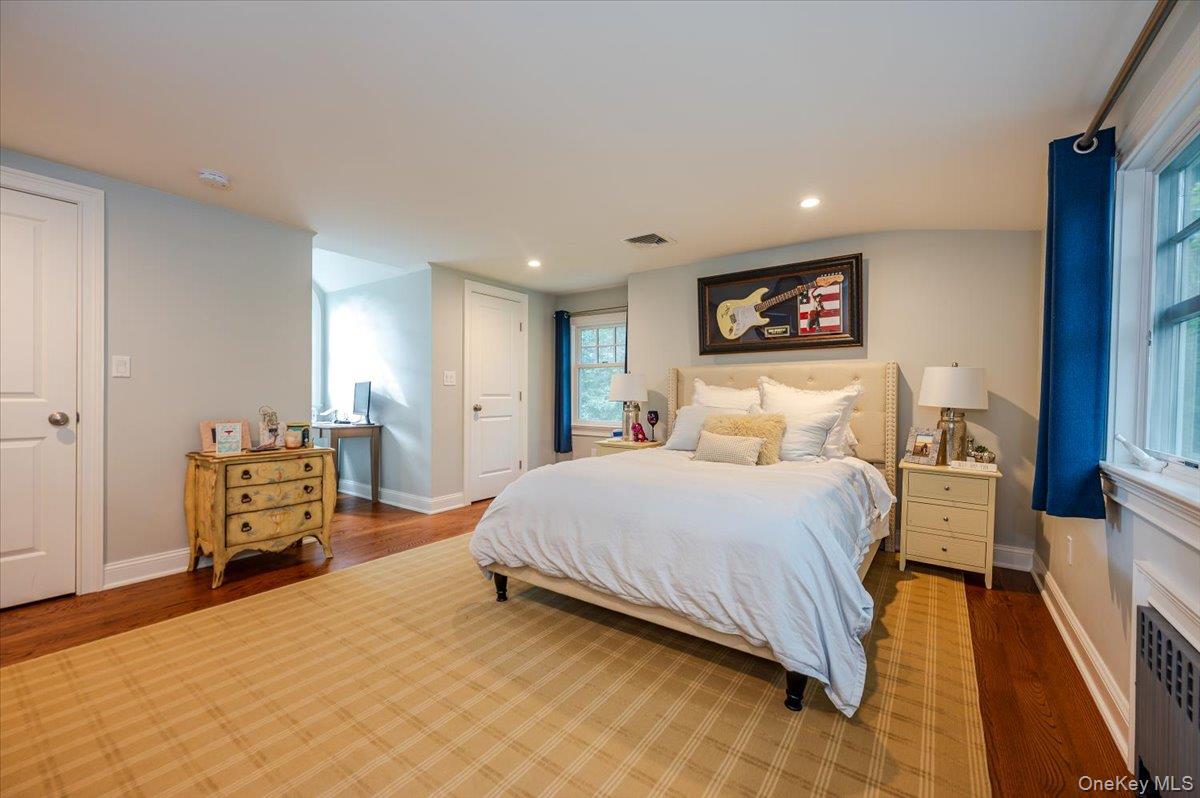 203 Sunset Road Syosset, NY 11791 - Photo 25 of 37