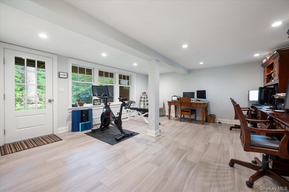 203 Sunset Road Syosset, NY 11791 - Photo 26 of 37