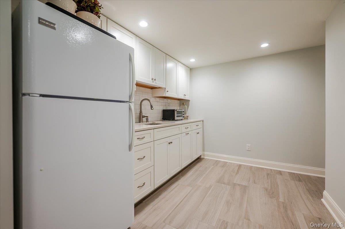 203 Sunset Road Syosset, NY 11791 - Photo 28 of 37