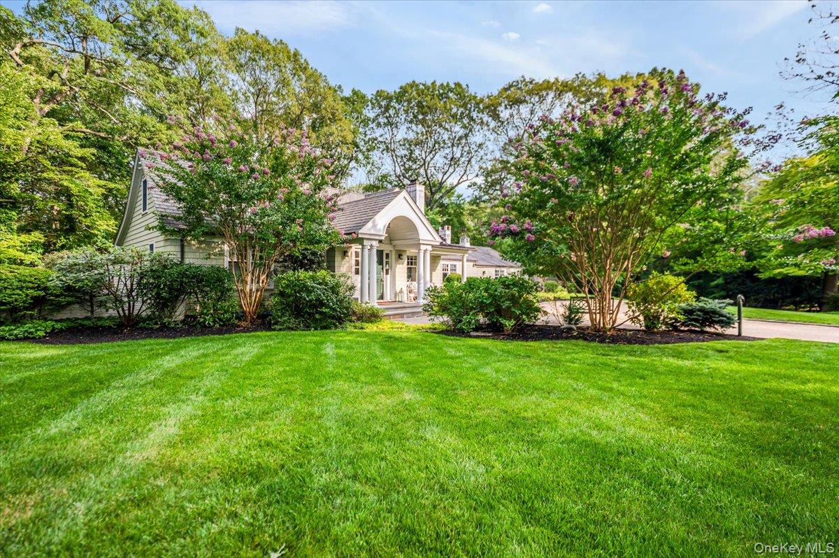 203 Sunset Road Syosset, NY 11791 - Photo 3 of 37