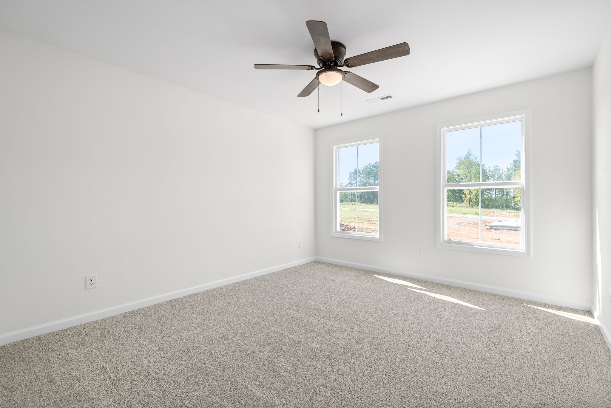 148 Quarry Rdg Road Clarksville, TN 37043 - Photo 21 of 37 an empty room with a window