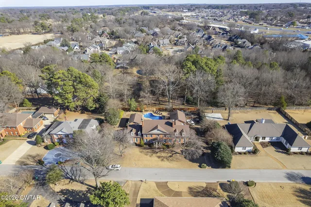 $949,000 | 139 Windemere Circle, Jackson, TN 38305