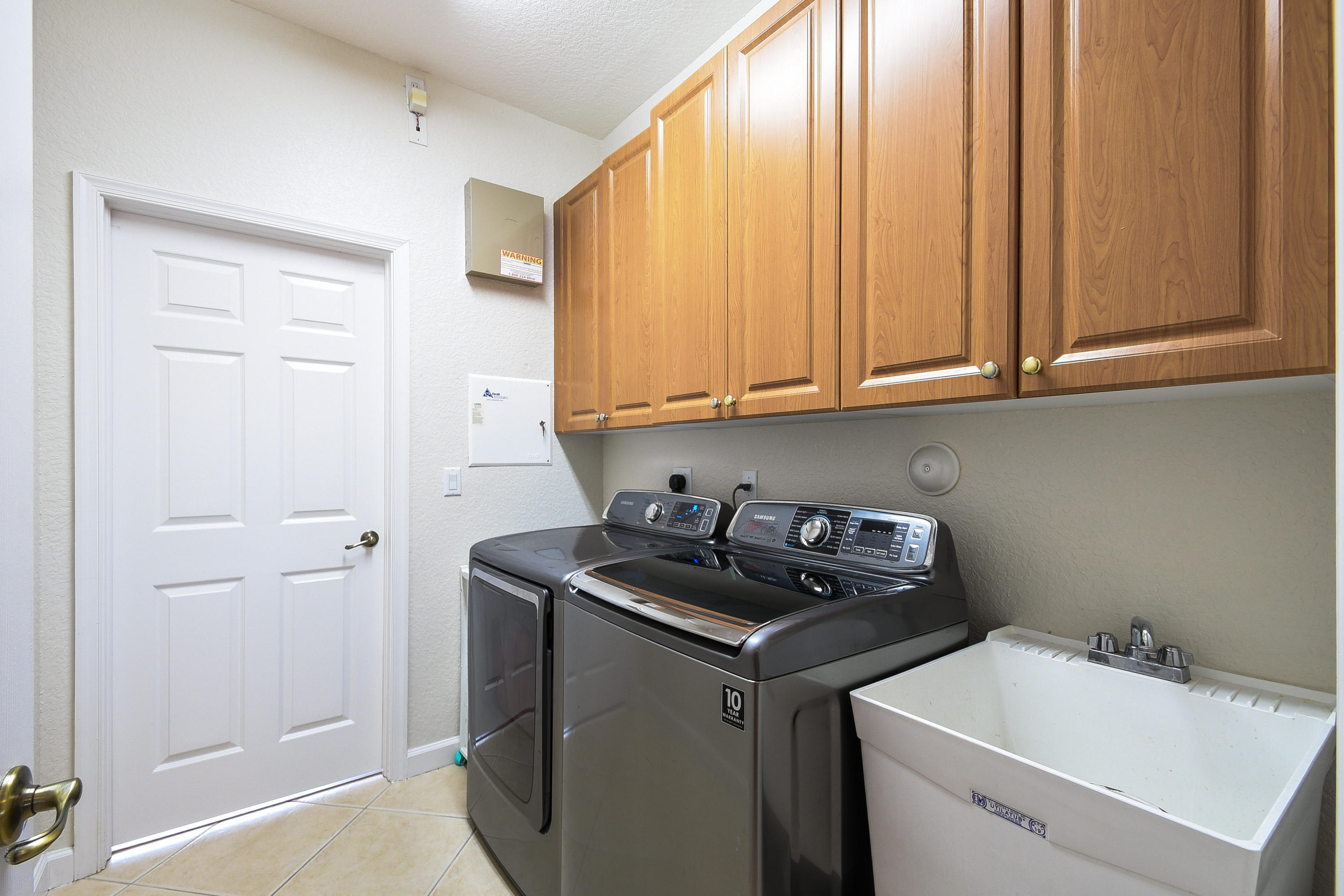 7209 Serrano Terrace Delray Beach, FL 33446 - Photo 29 of 46 LaundryRoom